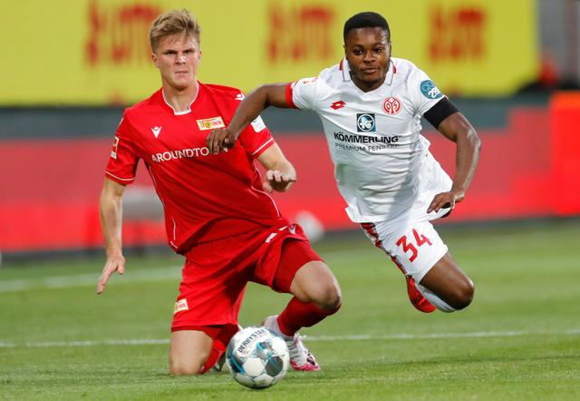 防不住！杨瀚森被小贾伦强攻打中 开拓者被迫再度叫停（杨瀚森挡不住小贾伦强突命中，开拓者再度被迫叫暂停）