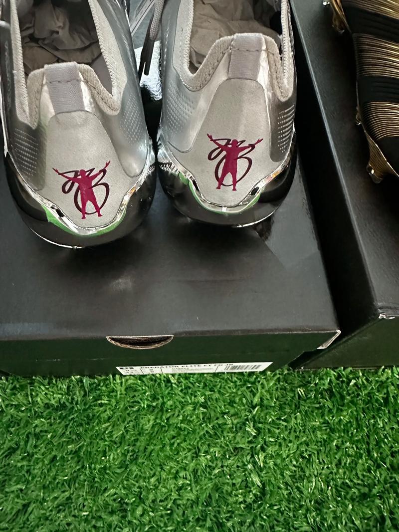 为什么打者在挥棒失利后会习惯性地调整呼吸频率并重新对准本垒板